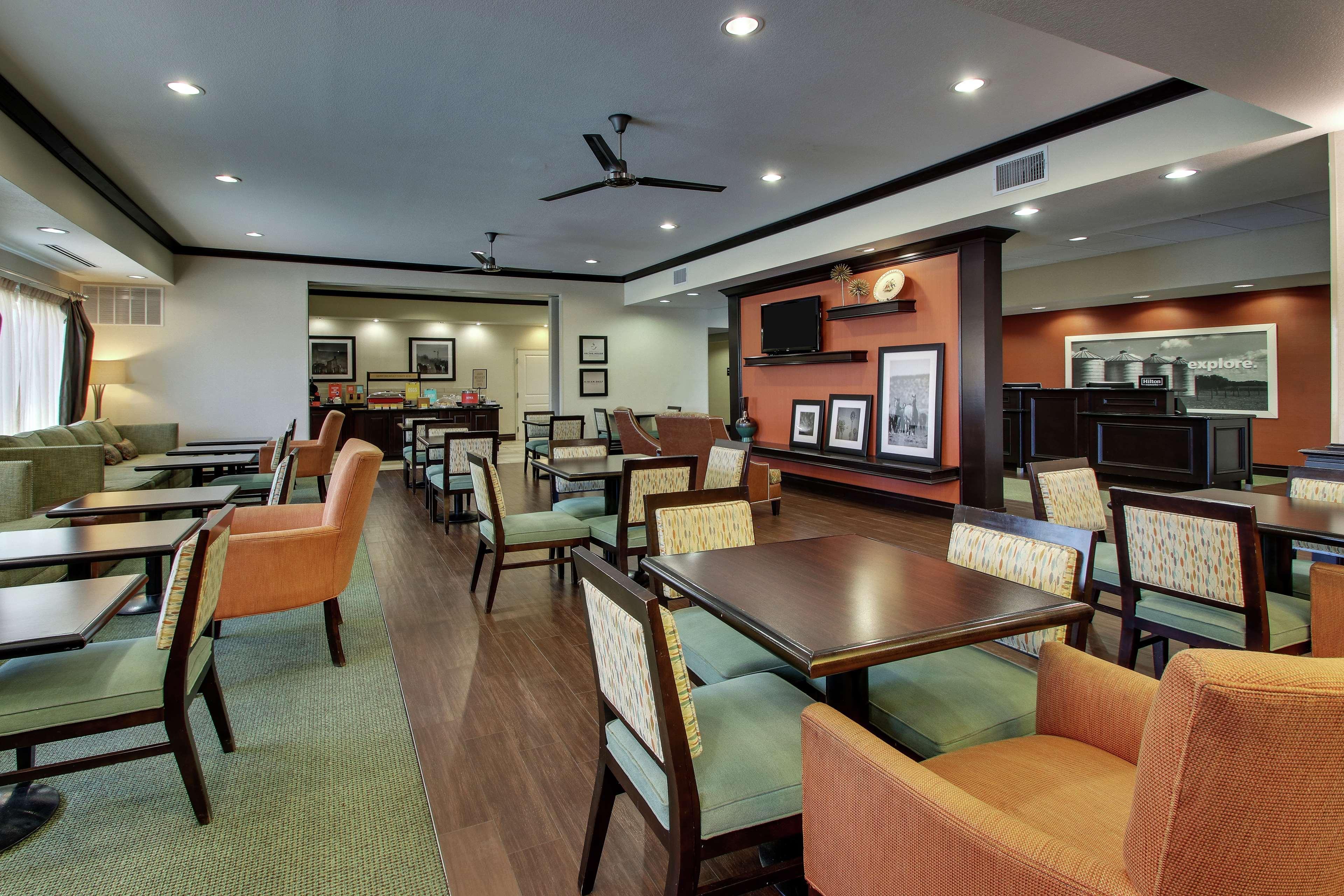 Hampton Inn Vernon Eksteriør billede