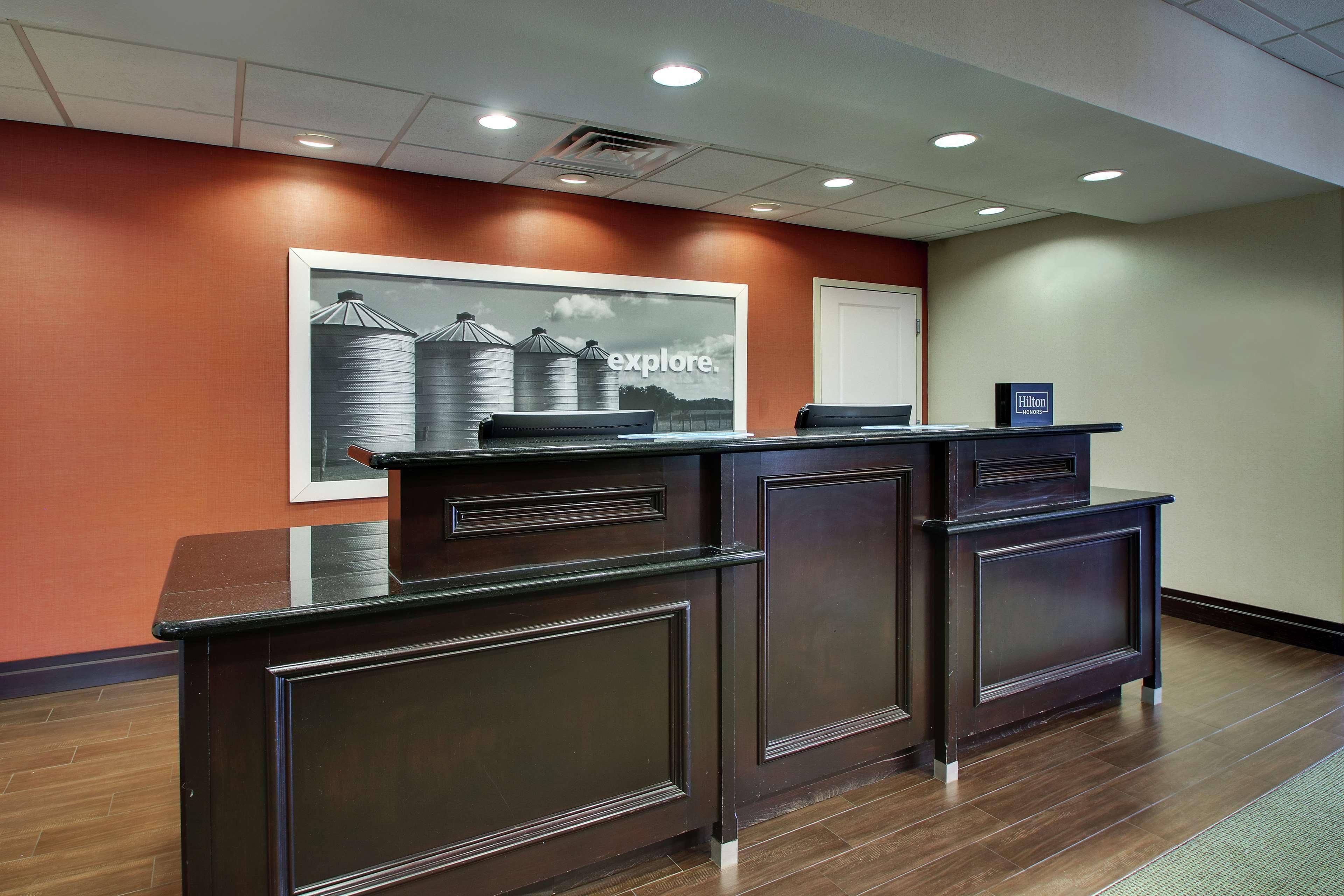 Hampton Inn Vernon Eksteriør billede