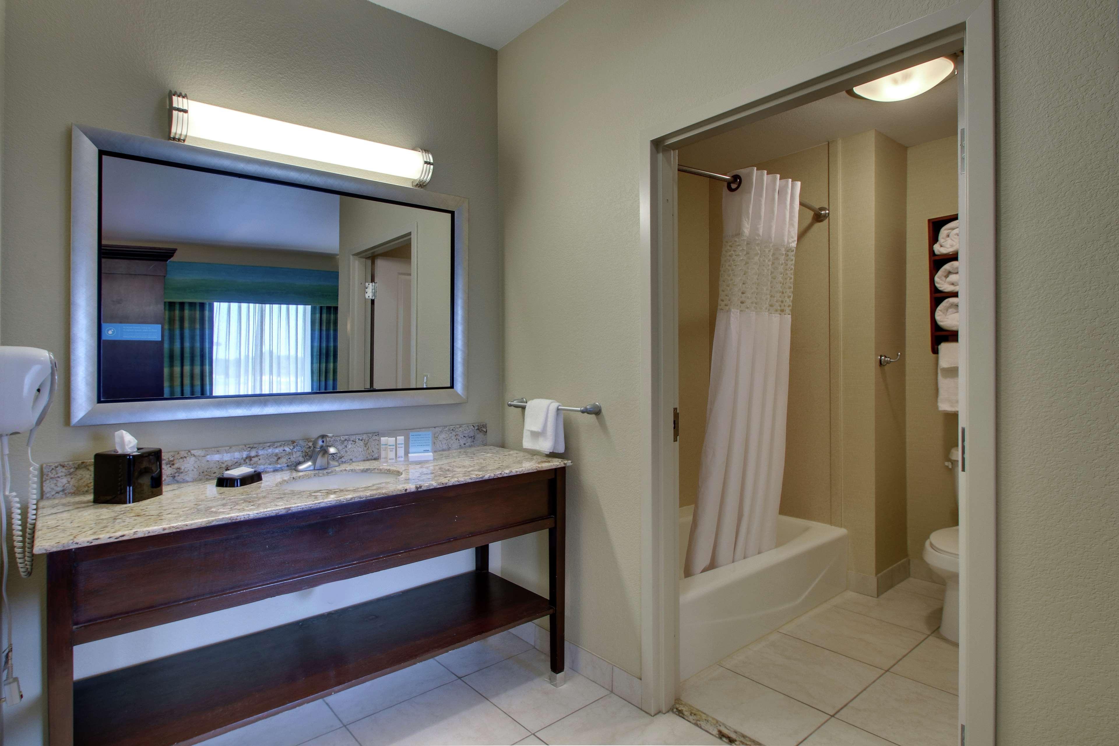Hampton Inn Vernon Eksteriør billede