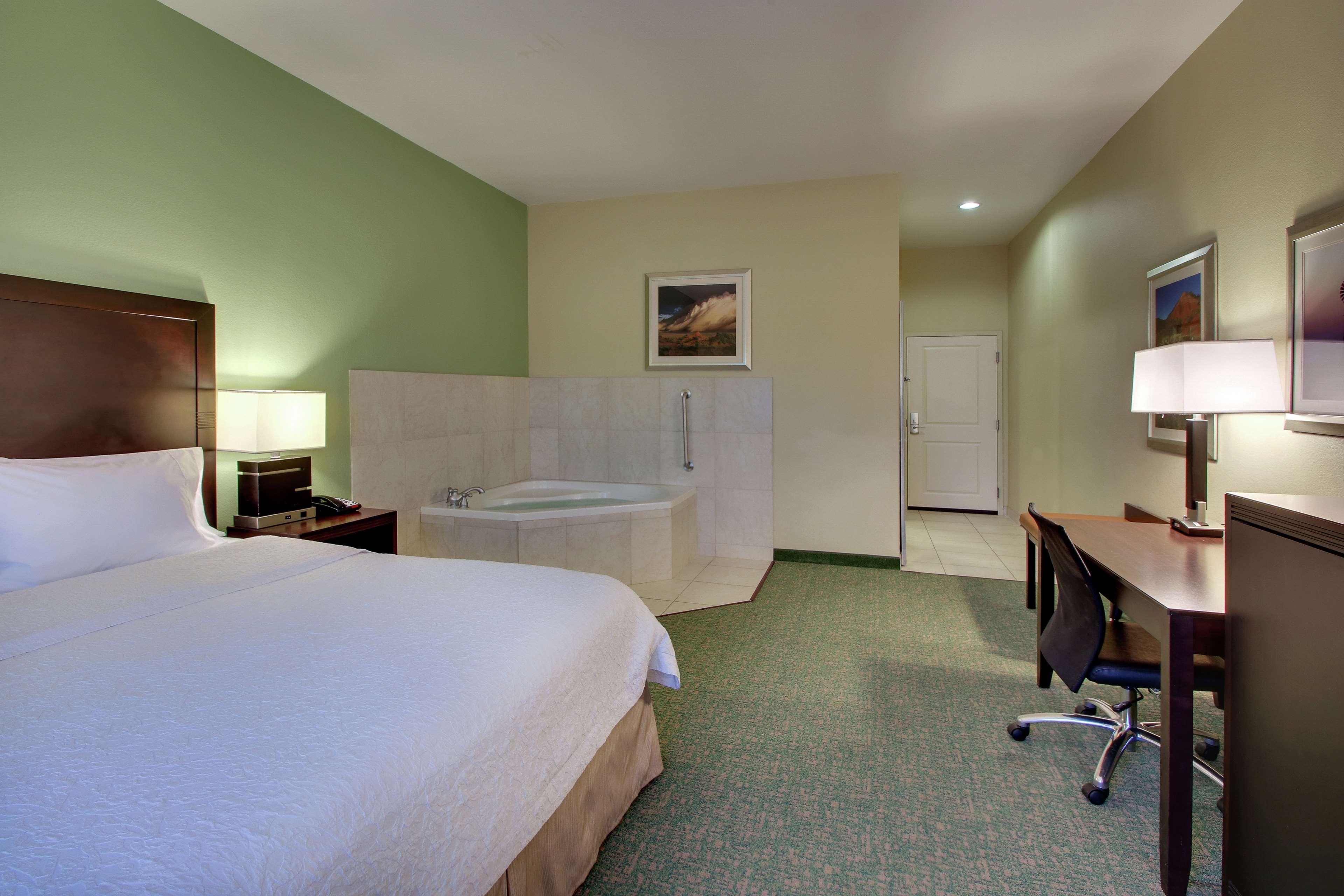 Hampton Inn Vernon Eksteriør billede